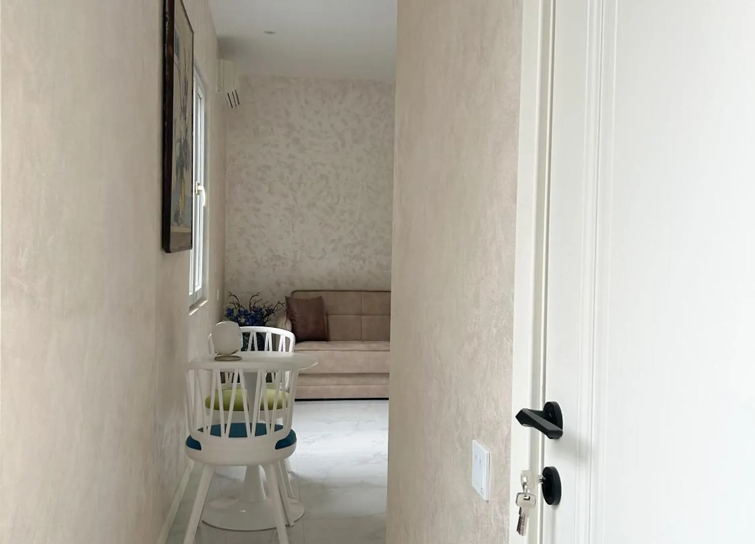 Cozy Central Apartment Near Egoist Baku 0*,